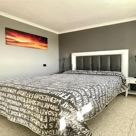 Traumhafte Mit Panoramablick Und Pool Apartment Playa del Inglés