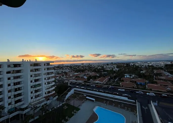 Traumhafte Mit Panoramablick Und Pool Apartment